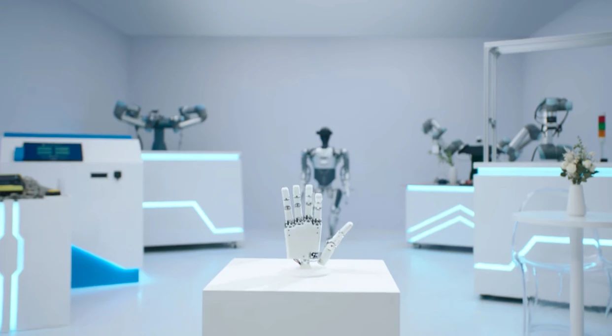 人形机器人”领航者1号”重磅发布，中控技术“AI+机器人”布局取得重大突破